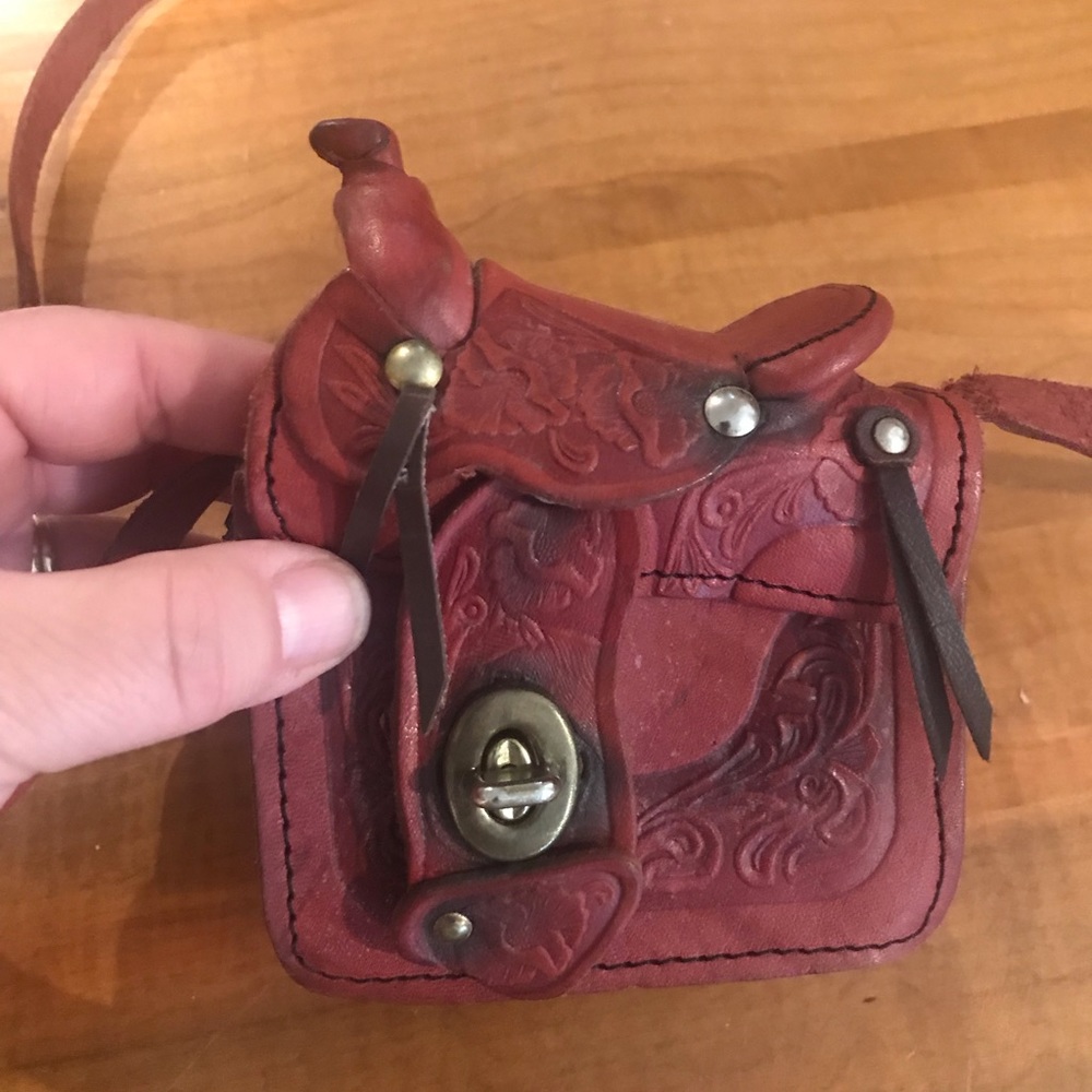 Small, leather Saddle Purse